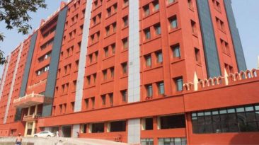 Contract labour not entitled to get on principal employer rolls after contractor agreement expires: Orissa HC