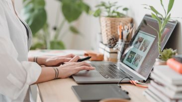 Four Ways to Adapt L&D for the Hybrid Workplace