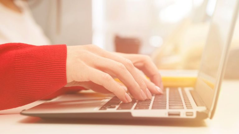 India's white-collar sector sees 35% spike