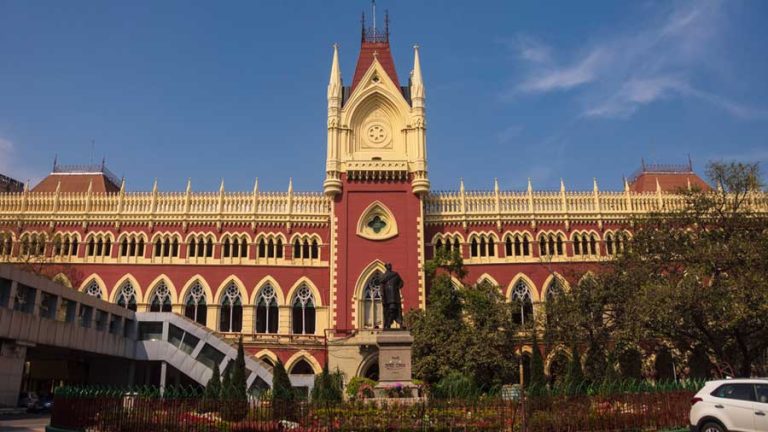 Adverse Remarks on Employee's Integrity in Inquiry must be based on conclusive evidence: Calcutta High Court