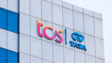 TCS headcount falls nearly by 20K in Q2; NITES claims under reporting