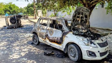 Wage increase Protests Spill Over from Manesar to Noida, Turn Violent, Vehicles torched